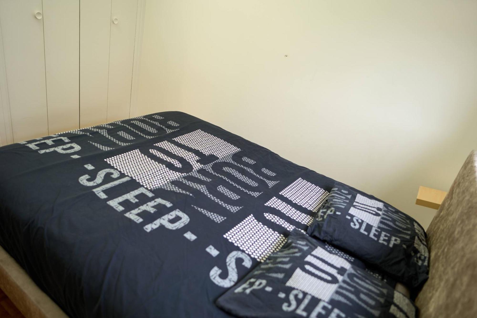 Entiry Apartment, Private Rooms In ปารีส ภายนอก รูปภาพ